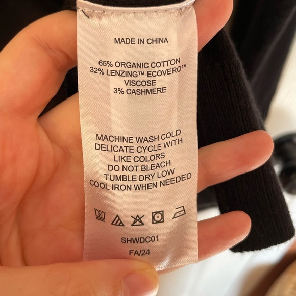 Quince Black Organic Cotton V-Neck Sweater - Picture 3 of 4